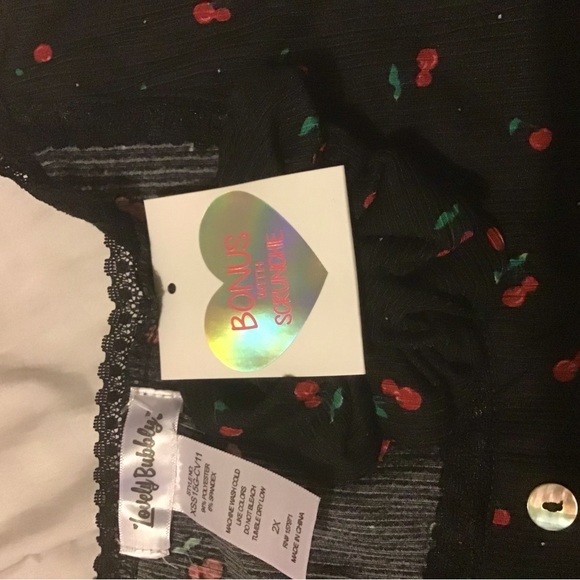 Lovely Bubbly 2X plus size black cherry tank top with scrunchie NWT - Picture 8 of 9